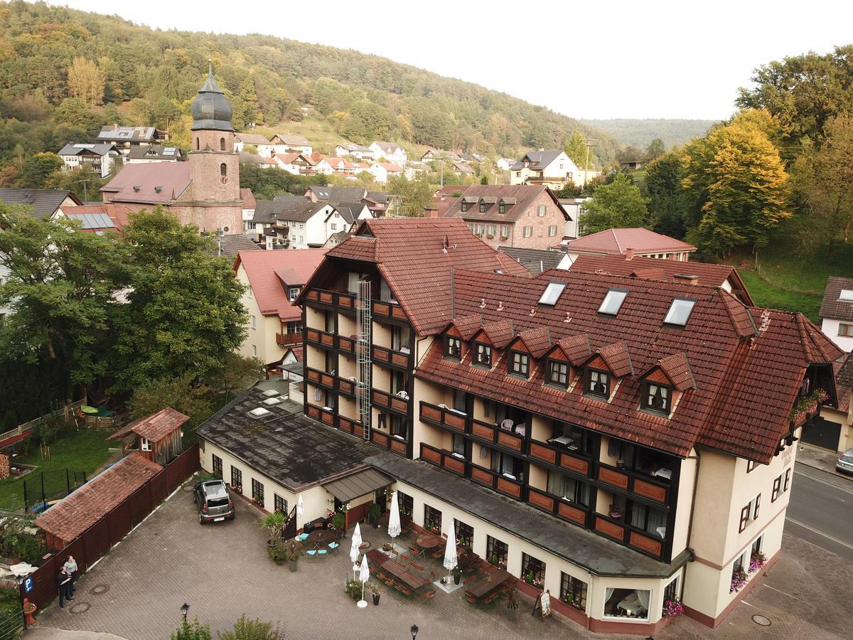 Landgasthof Zur Linde Hotel Heimbuchenthal Exterior photo